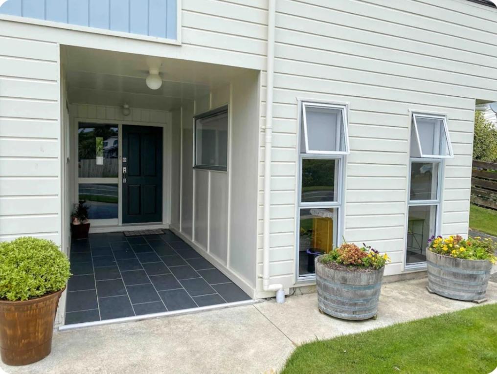 Whitby Pvt Room Pauatahanui ภายนอก รูปภาพ